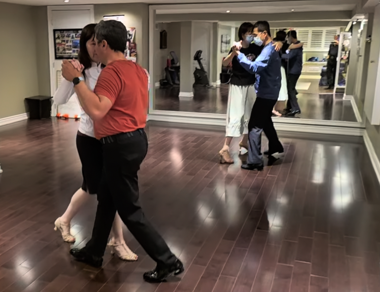 Tango Canada Academy | What to Wear to Your First Argentine Tango Class (Shoes, Clothing & Etiquette) Tango Canada Academy | What to Wear to Your First Argentine Tango Class (Shoes, Clothing & Etiquette)